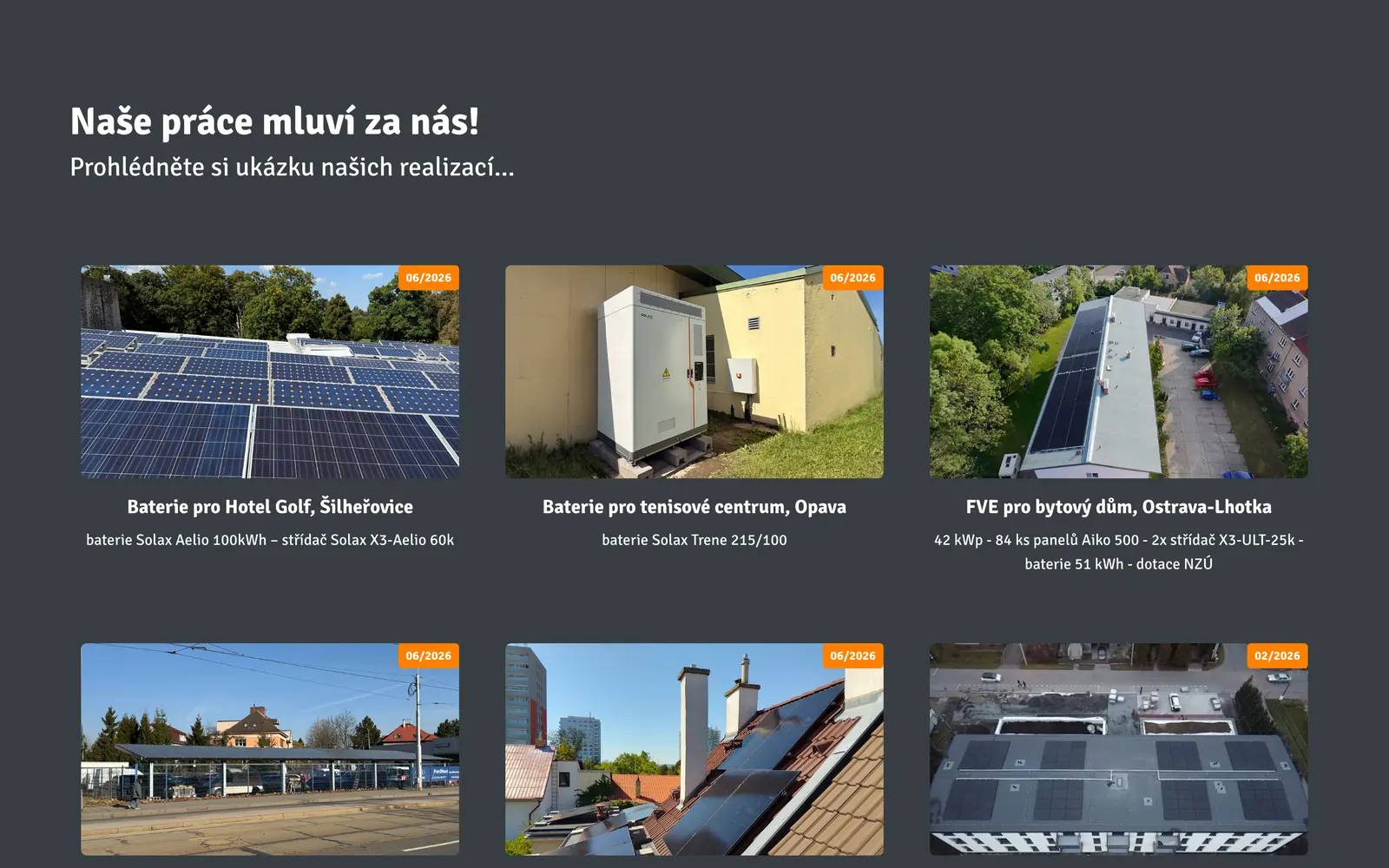 Galerie realizací na webu WOLF ENERGY — fotky hotových instalací s popisem výkonu, typu panelů a použité baterie